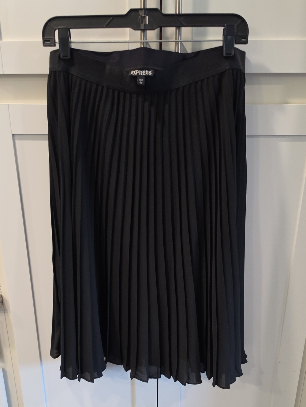Express Black Pleated Midi Circle Skirt